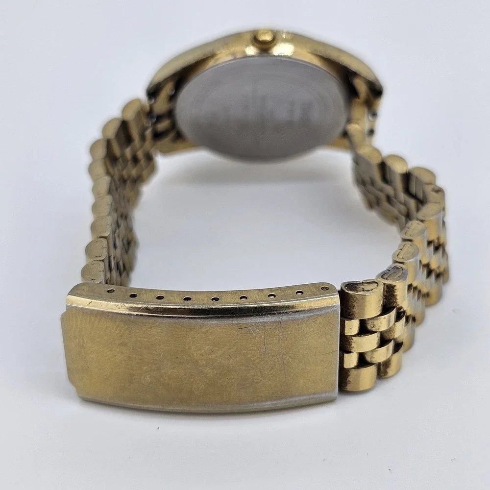 VTG Timex Men Watch 35MM Gold Dial Gold Band 7.5